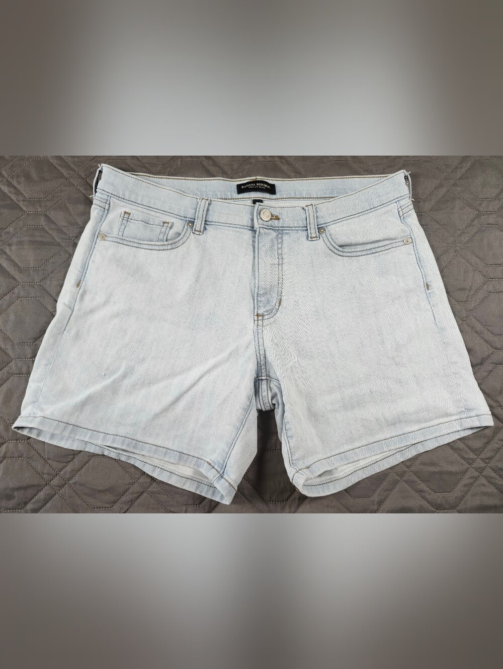 Banana Republic Premium Denim shorts women's shorts size 6